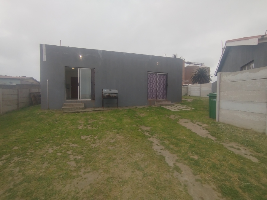 To Let 1 Bedroom Property for Rent in Vredenburg Western Cape